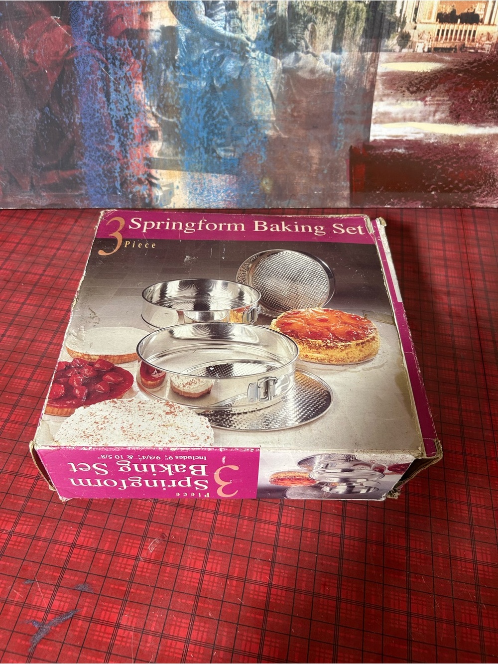 Vintage Springform Pans, 2 piece Cake Pan Set,2 Buckle Metal Tin Hammered Waffle